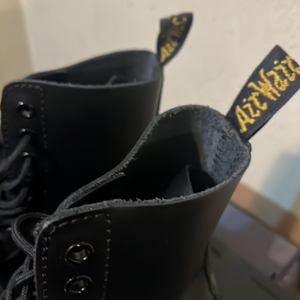 Boots - Picture 5 of 7